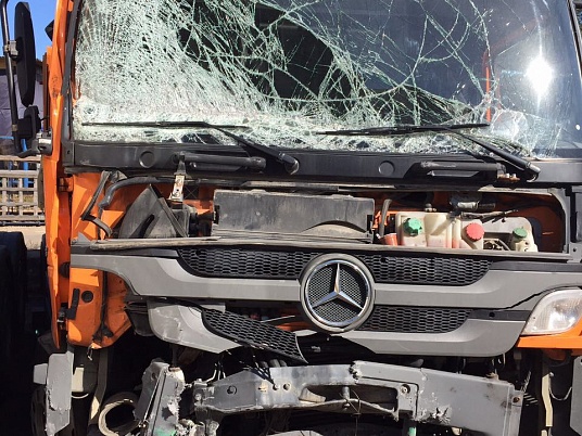 Mercedes Atego - восстановление после лобового столкновения
